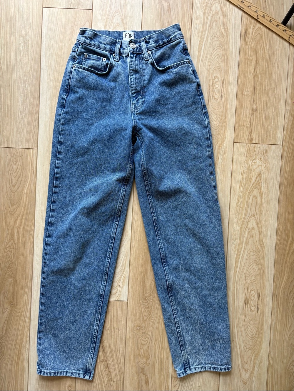 BDG Urban Outfitters High-Rise Baggy Jeans Medium Wash 25